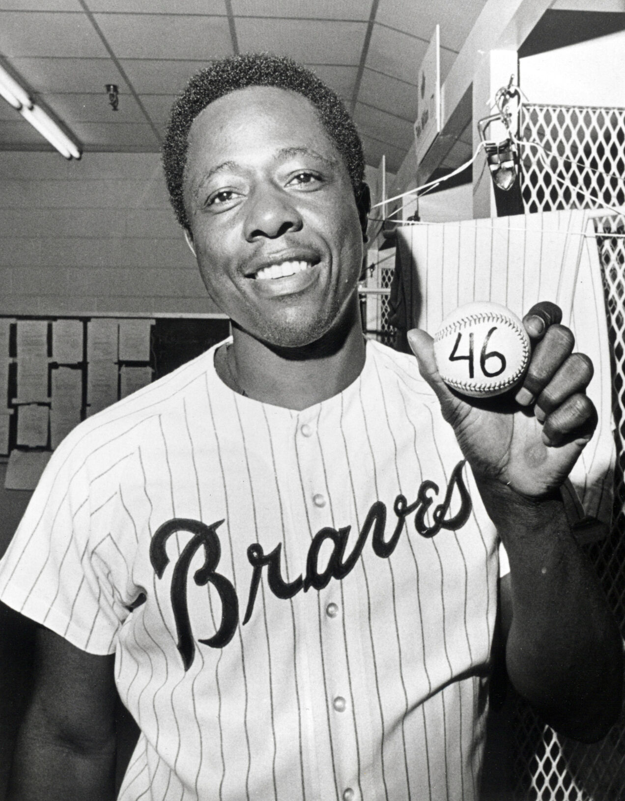 1971 Hank Aaron home run 46 (1).jpg
